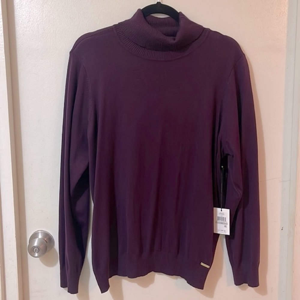 Calvin Klein turtleneck in a beautiful purple color in size 1X.